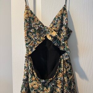 Floral Cutout romper Superdown